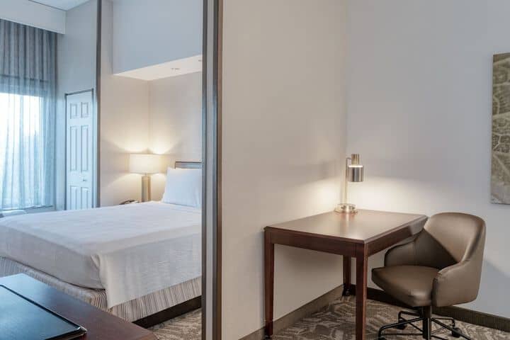 Room 9 of 32