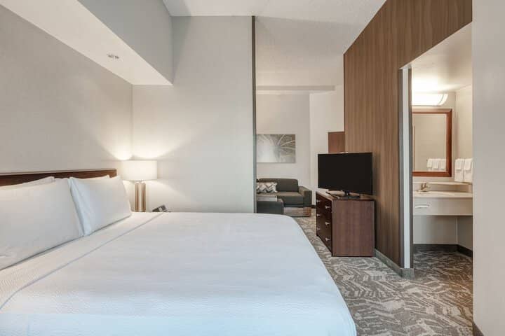 Room 12 of 32