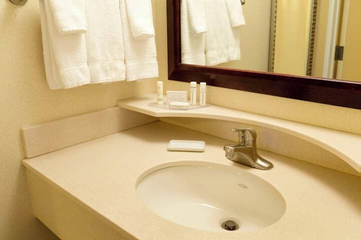 Room 21 of 32